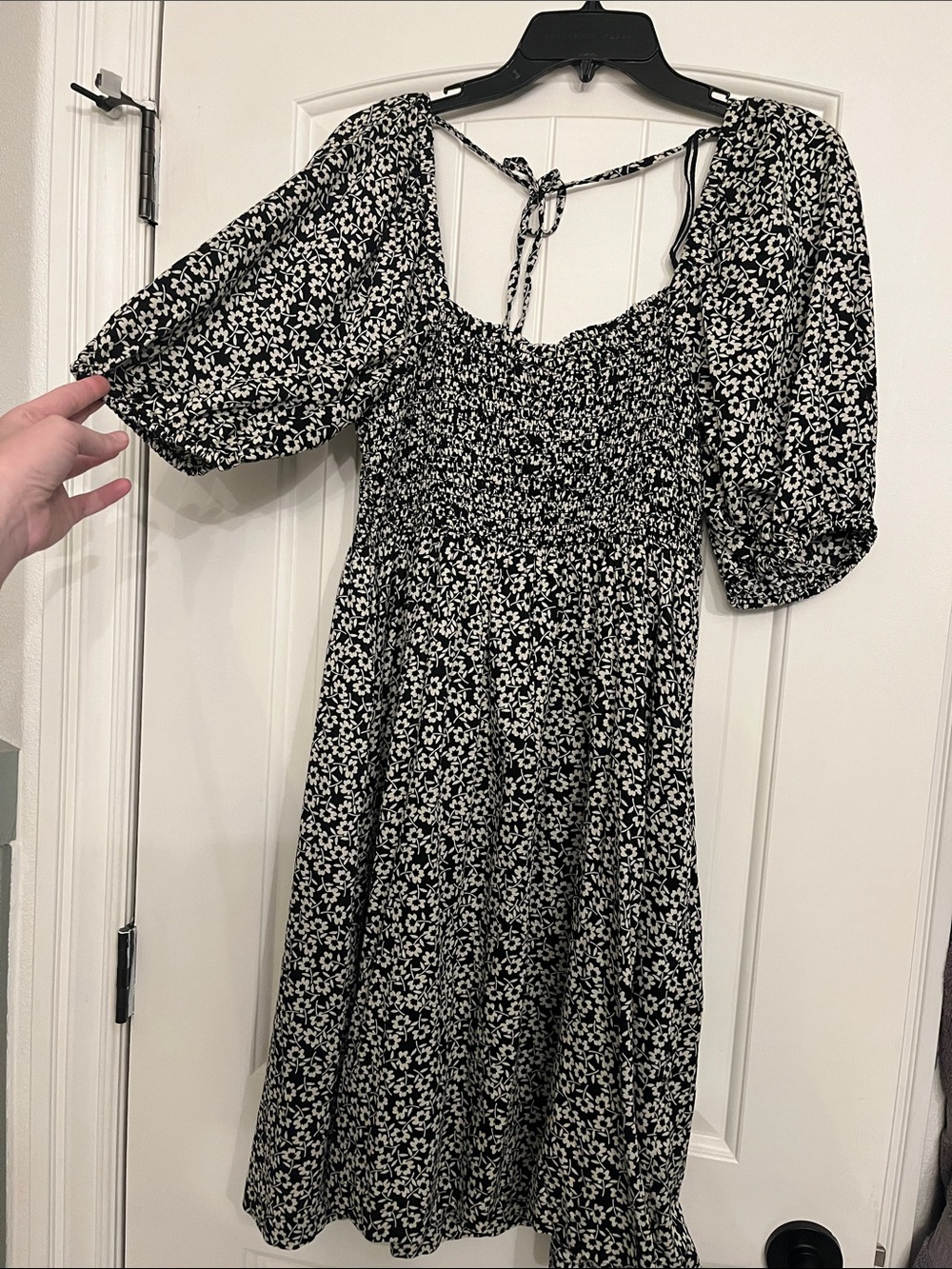 NWT Gap Black & White Floral Puff-Sleeve Midi Dress